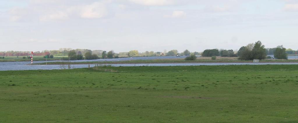 Woon-, werk- en leefomgeving In dit deeltraject bevinden zich langs de dijk meerdere woningen.