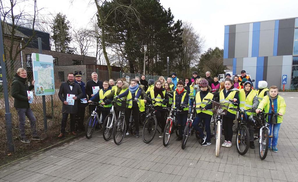 INLEIDING In maart 2017 werd in het Tienpuntenactieplan Veilige Schoolomgevingen van stad Brugge de ontwikkeling van jaarlijks één nieuwe verkeerseducatieve route voor fietsers in een Brugse