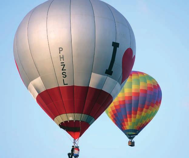 RECLAME MAKEN TIJDENS DE FRIESE BALLONFEESTEN De Friese Ballonfeesten is een unieke gelegenheid om uw producten te promoten of uw naamsbekendheid te vergroten. De mogelijkheden hiervoor zijn legio.