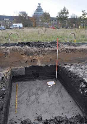 In een derde fase is een ruime zone daaromheen onderzocht. Uiteindelijk is hierdoor een compleet erf Eergetouwkrassen onder het veen.