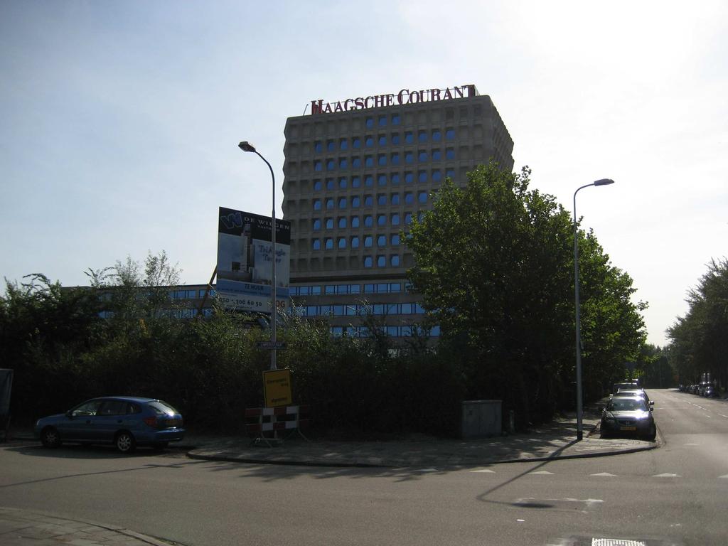 Een deel van dit stuk grond wordt momenteel gebruikt voor het gebouw van het Algemeen Dagblad. Vroeger werd dit gebouw door de Haagsche Courant gebruikt.
