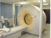 WAT IS PET/CT PET/CT is de combinatie van PETY en CT technologie in één en hetzelfde toestel.