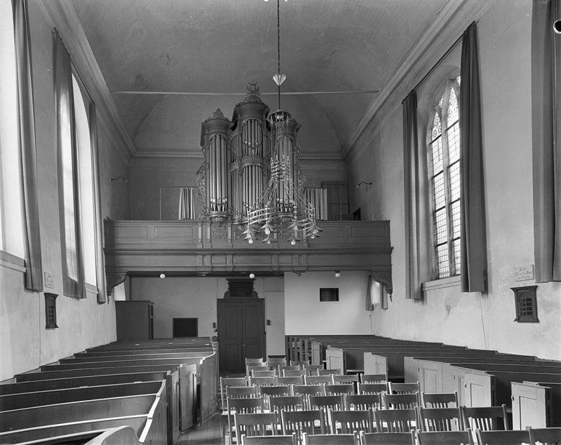 6 In de jaren 80 is ook de firma Kaat & Tijhuis uit Kampen bij het orgel betrokken geweest. 6 Tot eind 2006 heeft M.
