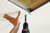 Daarbij kunt u het plafond direct gebruiken voor de basisverlichting in uw huis. Spotjes zijn immers gemakkelijk op te nemen.