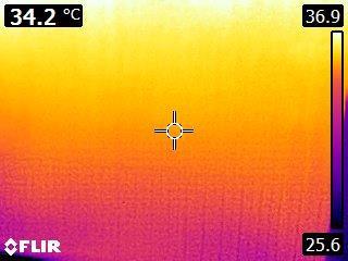 Om de warmtestraling richting uw buitenmuur te minimaliseren heeft u radiatorfolie toegepast.