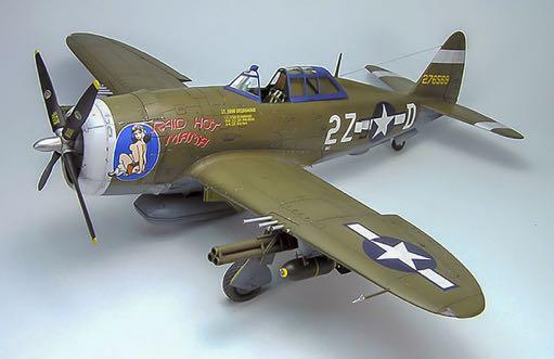 REPUBLIC P-47 THUNDERBOLT (vervolg) de P-47 zelfs met droptanks te ver was. De Mustang kwam echter pas vanaf januari 1944 beschikbaar.
