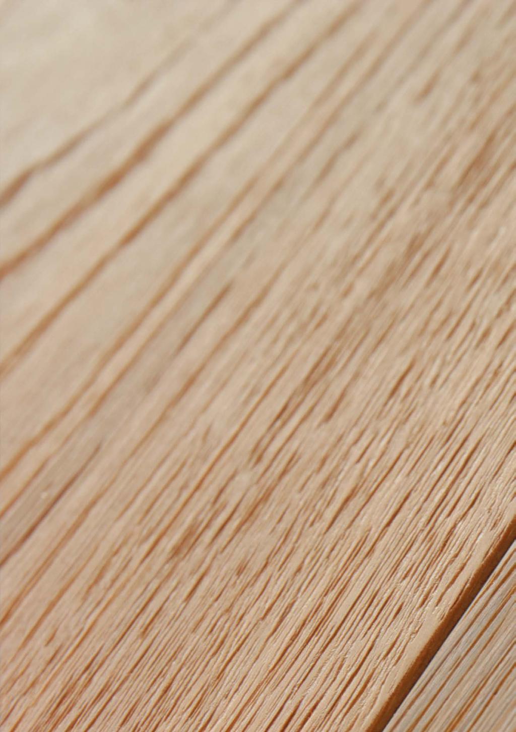 1 2 Matte lak Lindura houten vloer Matte lak laat het houtkarakter extra goed tot zijn recht komen. Het hout krijgt daardoor een warme, natuurlijke uitstraling.