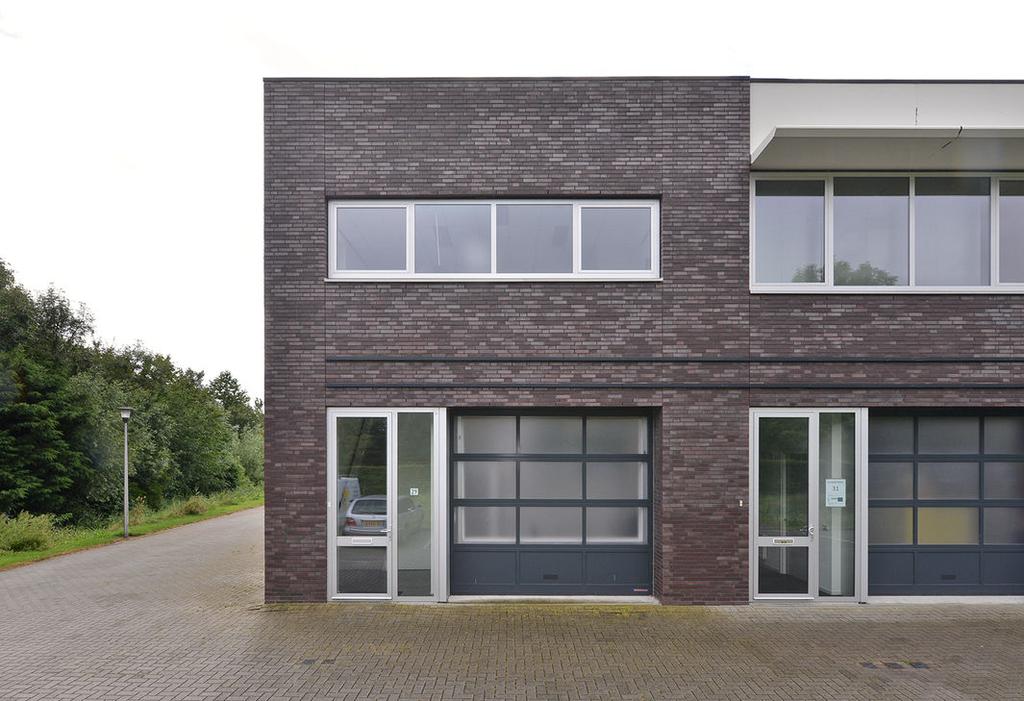 Op bedrijventerrein "Mortiere in Middelburg bieden wij te huur aan deze volledig afgewerkte en direct te betrekken bedrijfsunit.