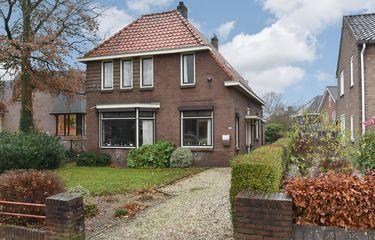 Rijksweg 108 Een "jaren 30 huis" in Nijmegen onbetaalbaar? Kijk dan eens naar deze leuke, maar wel wat gedateerde, vrijstaande woning.