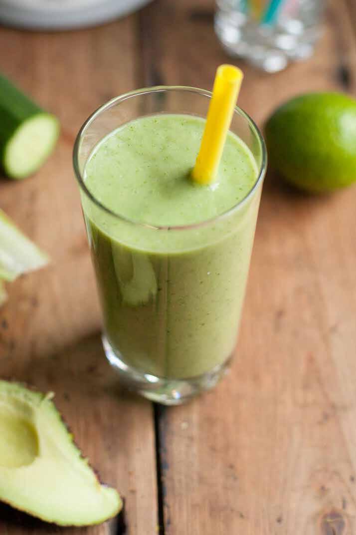 Smoothie Greens 1 Begin je dag met een smoothie, begin je dag met een lach! Een smoothie is natuurlijk al een superboost, maar door je Greens er eens doorheen te mixen maak je het nog explosiever!