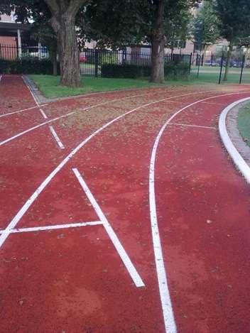 Kunststof Alle sporten Onderhoud Pesticidengebruik Selectief 1 keer per jaar tegen