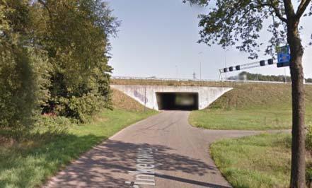 Onderdoorgang in Polderweg/ Elsbosweg Smalle tunnel met