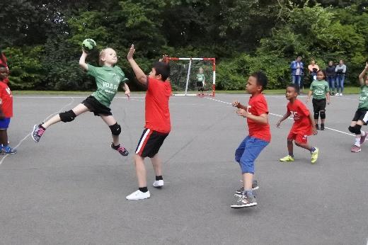 Kom ook handballen bij: Minihandbal-school de Banne :
