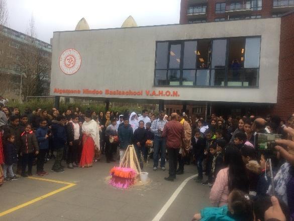 BEZOEK BIJ DE BOER (2 APRIL 2019) Kinderen in de grote stad hebben vaak geen idee hoe het