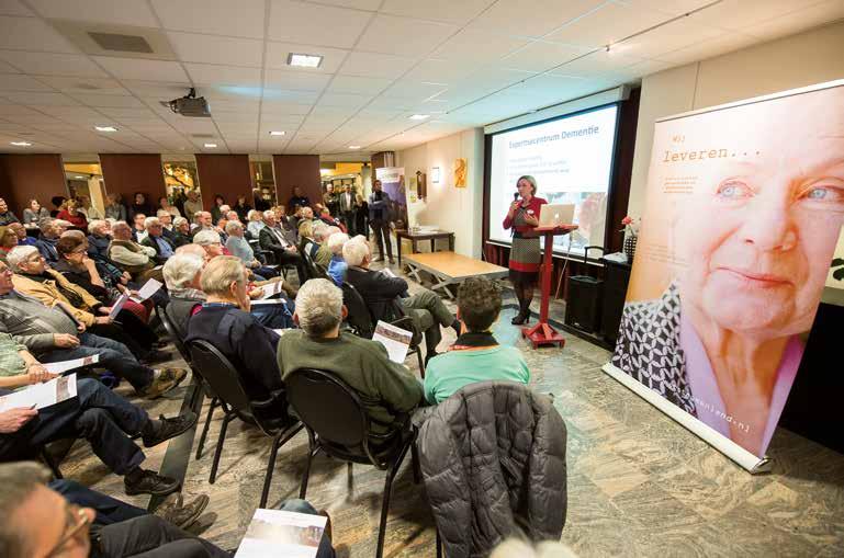 Informatieavond drukbezocht Aansluiten bij binnenstad De informatieavond op 30 november in zorglocatie Mauritsstaete in Geertruidenberg trok zoveel belangstellenden dat er extra stoelen bijgezet