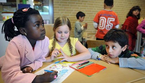 Wat is kindermishandeling? Kindermishandeling is elke vorm van bejegening die voor een kind bedreigend of gewelddadig is. Dat kan fysieke mishandeling zijn, maar ook emotionele mishandeling.