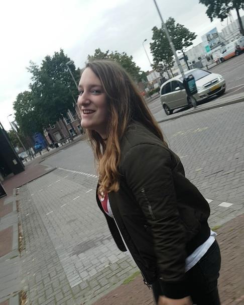 Even voorstellen Hallo, Mijn naam is Mirre Schrauwen, Ik ben 18 jaar en ik studeer op het Kellebeek College. Ik zit in m n laatste jaar van niveau 2.