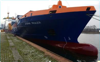 Aan boord van een schip van rederij Bernd Becker Shipmanagement, de Jork Ruler is een eerste test gedaan in de secundaire generator van het schip.