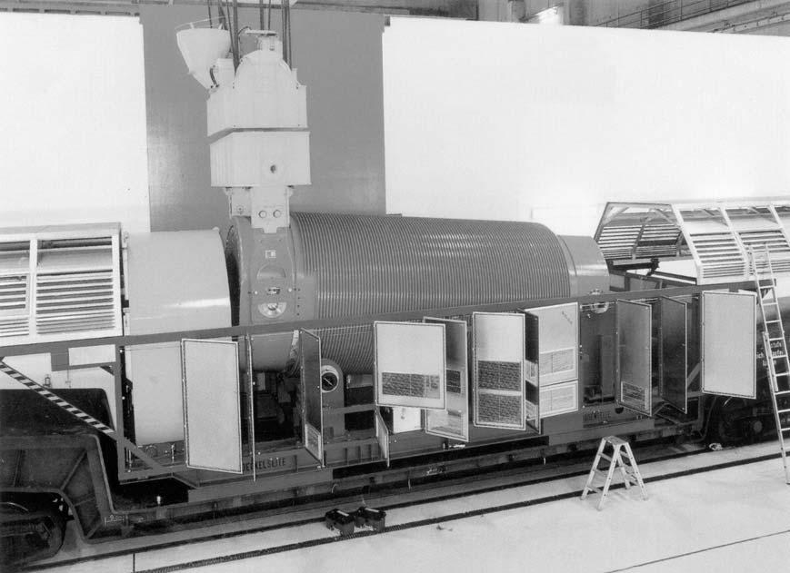Opgave 2 Castorcontainer Het radioactief afval van Duitse kerncentrales wordt in zogenaamde Castorcontainers per trein naar de opwerkingsfabriek in La Hague aan de Franse kust afgevoerd. Zie figuur 5.