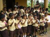 500,- Ruim 100 kinderen bezoeken dagelijks de Government School.