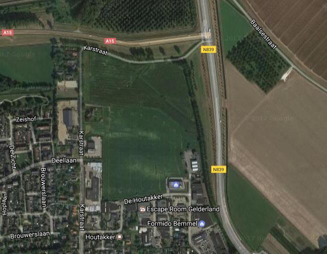 Het groene vlak geeft het deel van de planlocatie weer, waar kleine wolfsmelk algemeen aanwezig is. Het plangebied is rood omkaderd.