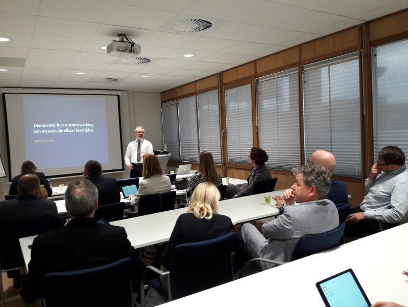 René van der Hoek, gemeente Maassluis, gaf naar aanleiding van deze workshop het volgende aan: Ik kwam hier speciaal voor deze workshop naartoe. De workshop voldeed aan mijn verwachtingen.