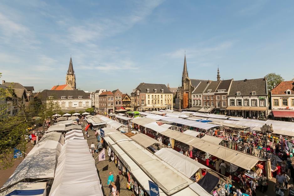 OBJECT Op een top A1 locatie mogen wij u dit fraaie winkelobject te koop en te huur aanbieden. De winkel omvat circa 35 m² vloeroppervlakte (en ca.