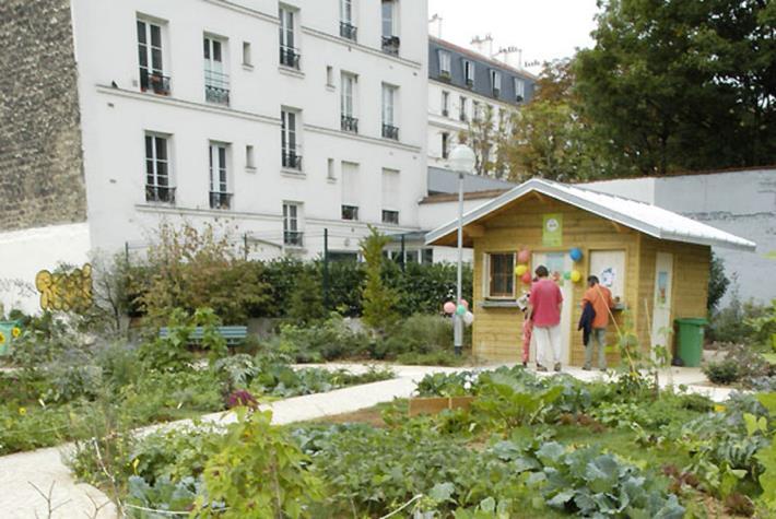 Paris (France) - Jardins Partagés On small public plots inside the city of Paris (and in Lille), community gardens jardins partagés in French were set up and are operated by local neighbourhoods