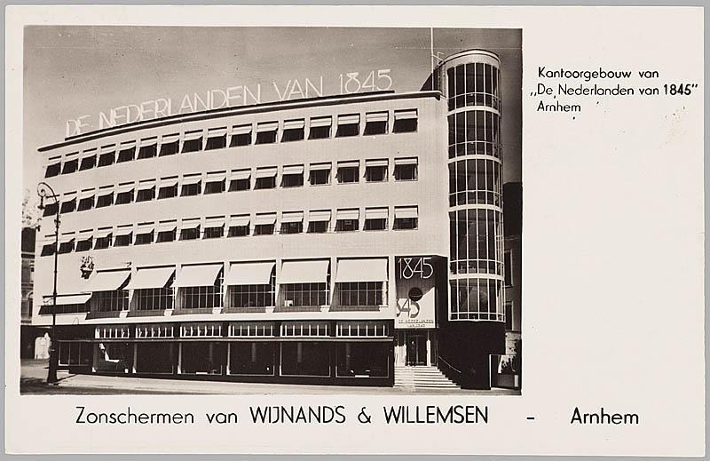 Historie Willemsplein 5-6 Verzekeringsmaatschappij De Nederlanden van 1845 groeide in de jaren twintig en dertig van de 20ste eeuw sterk. Overal in het land waren nieuwe kantoorgebouwen nodig.
