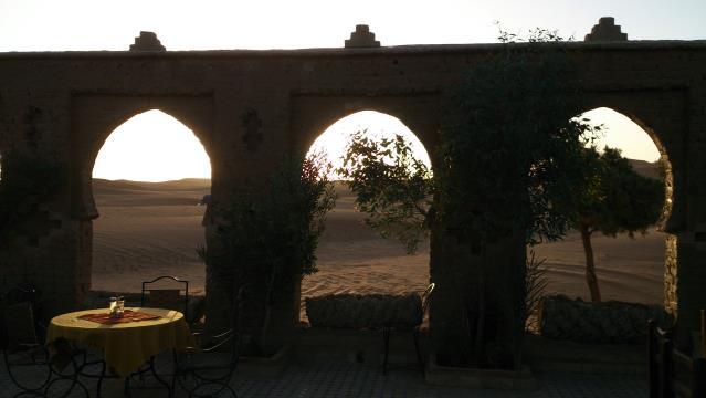 Het was alweer de laatste avond in deze prachtige kasbah, aan de rand van de sahara, met uitzicht op hoge zandduinen. Werkelijk een fantastische locatie!