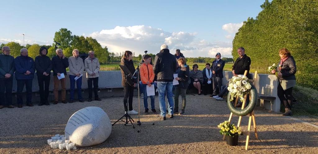 TERUGBLIK Dodenherdenking 4 mei kinderen uit groep 7