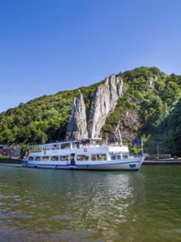 6. ROMANTISCHE BOOTTOCHT + MAALTIJD OP HET EILAND VAN YVOIR (1/05>30/09) 10.30 : Boottocht : inscheping aan boord van de boot «Le Copère» (Dinant, Avenue Churchill, kade n 3).