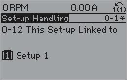 Setup 4 [4] Om tijdens bedrijf probleemloos over te kunnen schakelen naar een andere setup moeten setups met parameters die niet tijdens bedrijf te wijzigen zijn worden gekoppeld.