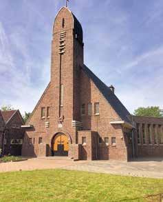 Sowieso is het interieur zeer rijk te noemen met een koorhek, een rijkbewerkte preekstoel en een Schnitger orgel. De kerk van Oldehove werd oorspronkelijk gebouwd in het begin van de dertiende eeuw.