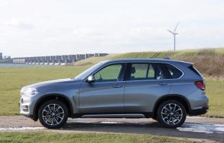 Specificaties BMW X5 (2014-2018) xdrive30d Maten en gewichten Lengte x breedte x hoogte Wielbasis Gewicht Aanhanger Aanhanger geremd Tankinhoud