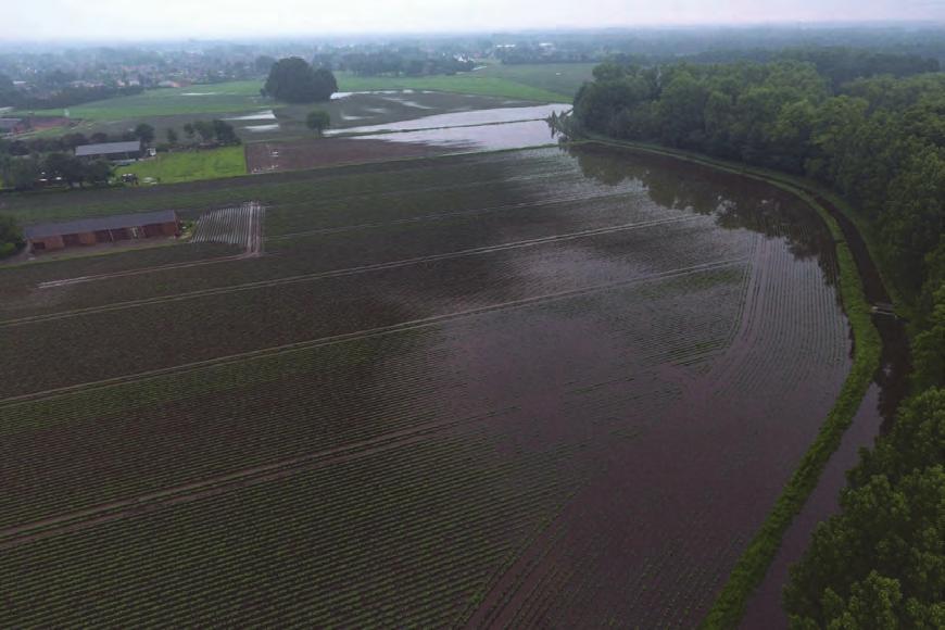 Opgave 7 Wateroverlast in Zuidoost-Brabant bron 1 Wateroverlast in Soerendonk, Zuidoost-Brabant Zuidoost-Brabant kreeg in juni 2016 te maken met ernstige