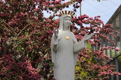 Zomerreis maandag 19 augustus t/m zaterdag 24 augustus naar Beauraing In 1932/1933 verscheen de heilige maagd Maria in Beauraing 3 maal aan vijf kinderen uit dit kleine stadje.