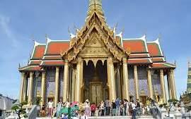 BEZIENSWAARDIGHEDEN bangkok Bangkok, bijna iedere reiziger komt wel een keer in zijn leven in de thaise hoofdstad, het is een hotspot in zuidoost azië waar vandaan je thailand maar ook de rest van