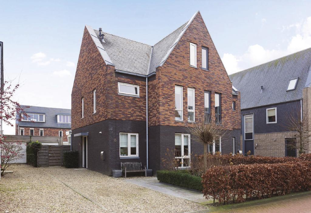 Timmerhout 15, Arnhem Deze ruime, sfeervolle woning staat in de Leihagen, in het hart van Schuytgraaf.