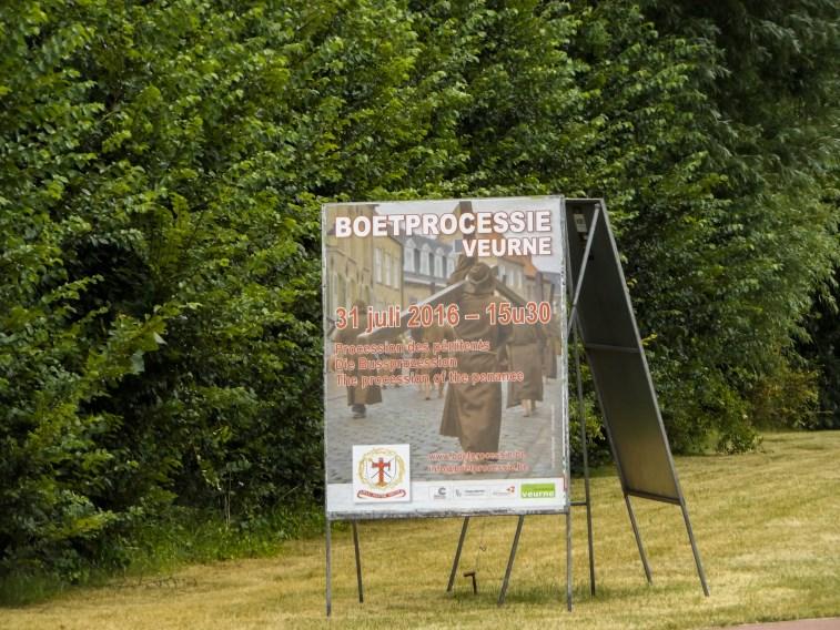 onschatbaar immaterieel erfgoed. De Boetprocessie stijlvol door de Veurnse straten laten trekken, kan niet zonder zorgvuldige voorbereiding.