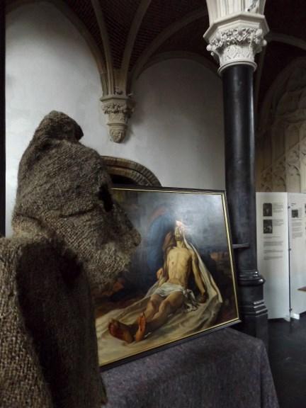 -Niklaaskerk werd een tijdelijke tentoonstelling opgezet met enkele elementen die verwijzen naar de Boetprocessie.