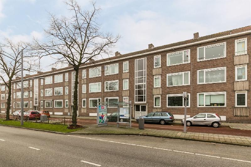 Referentieobject 3 Dorpsweg 187 c 3082 LL Rotterdam Transactiegegevens: Verkoopprijs: 115.000,- Verkoopdatum: 30 april 2018 Gecorrigeerde verkoopprijs: 117.