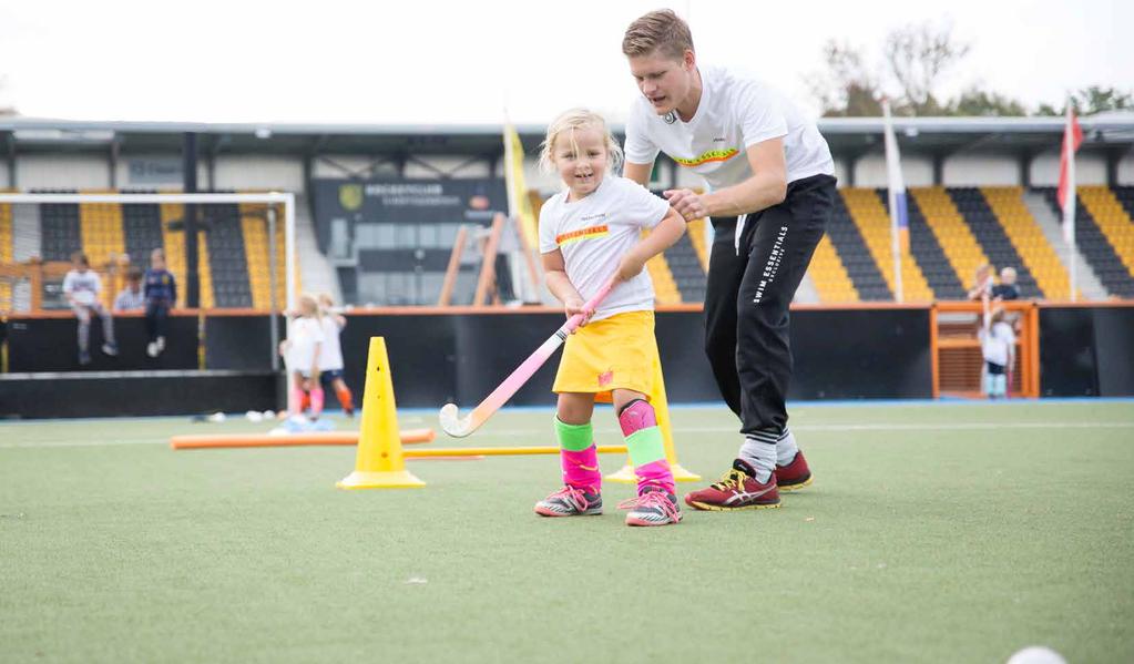 MEER DAN TRAINERS HockeyWerkt is een sportbedrijf dat actief is op ruim 50 hockeyverenigingen.