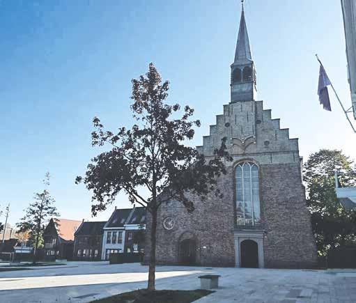 De Grote of Sint Martinuskerk Het strijdgewoel gedurende de Tachtigjarige Oorlog, als gezegd ook het begin van Dokkum als vestingstad, heeft ook alles te maken met de ontstaansgeschiedenis van de