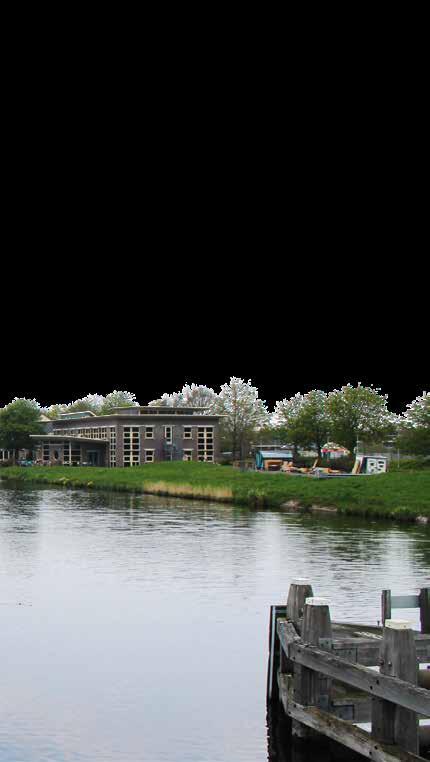 2. viaanse molen aan het kanaal in 2019 Viaanse Molen is een kantoorlocatie en volkstuinenlocatie langs het kanaal van 67 hectare (exclusief het kanaal).