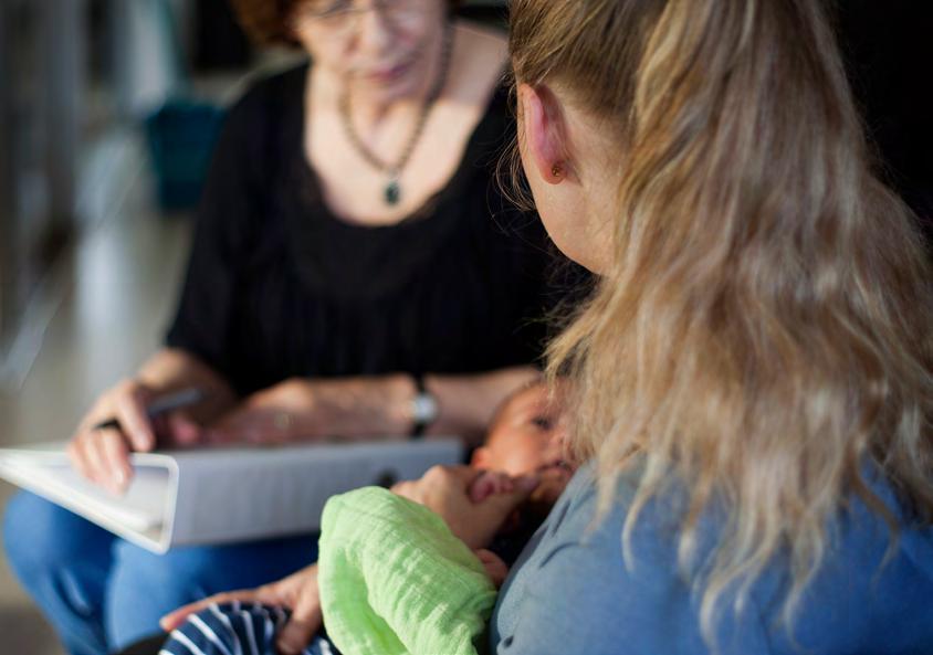 Gesprek met kinderen Als er kinderen betrokken zijn, dan praat de medewerker ook met hen. De medewerker bespreekt met u waar en hoe dit zo goed mogelijk kan gebeuren.