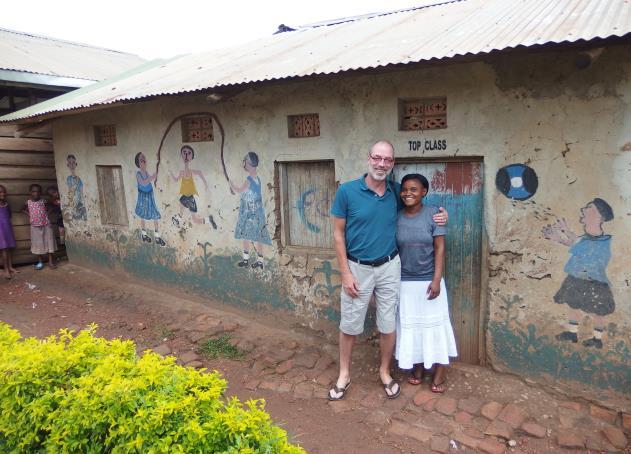 We hebben haar opgezocht in Mbarara, waar ze nu woont. Ze hebben een leuk huisje gehuurd en ze lijken heel happy te zijn met elkaar.
