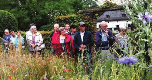 Juli 2 Het jaarlijkse tuinfeest vindt plaats in de tuin van Astrid Snepvangers in Oud Valkenburg.