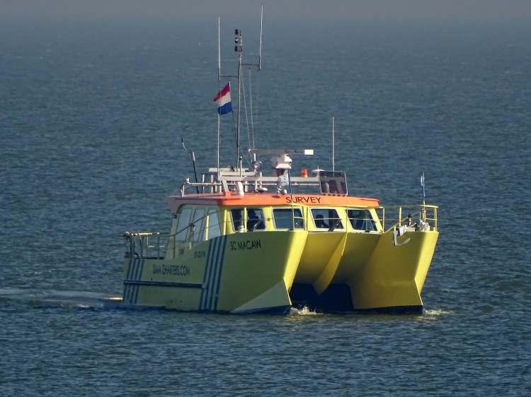 Ons drinkwater wordt bij PWN Andijk ingelaten maar ook dat is onder druk komen te staan. Op 28 september verscheen er een vreemd schip voor de kust van Andijk.