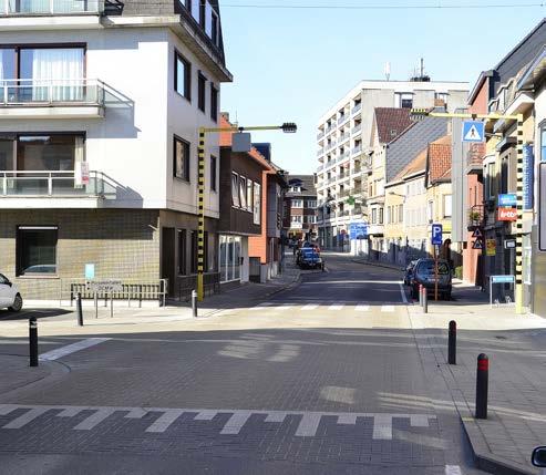 Blijf aan de rechterkant van de rijbaan fietsen tot je een goed overzicht